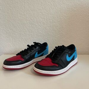 Nike Low-Top Sneakers in Black, Red & Bright Blue